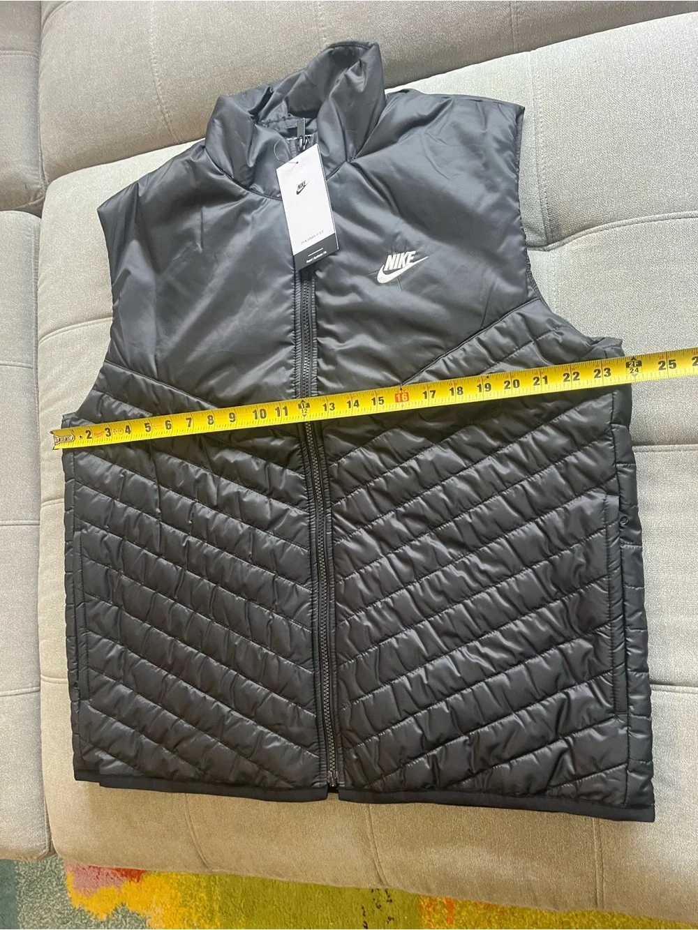 NWT Nike Therma-FIT Windrunner Men’s Midweight Puffer Gilet Vest Large